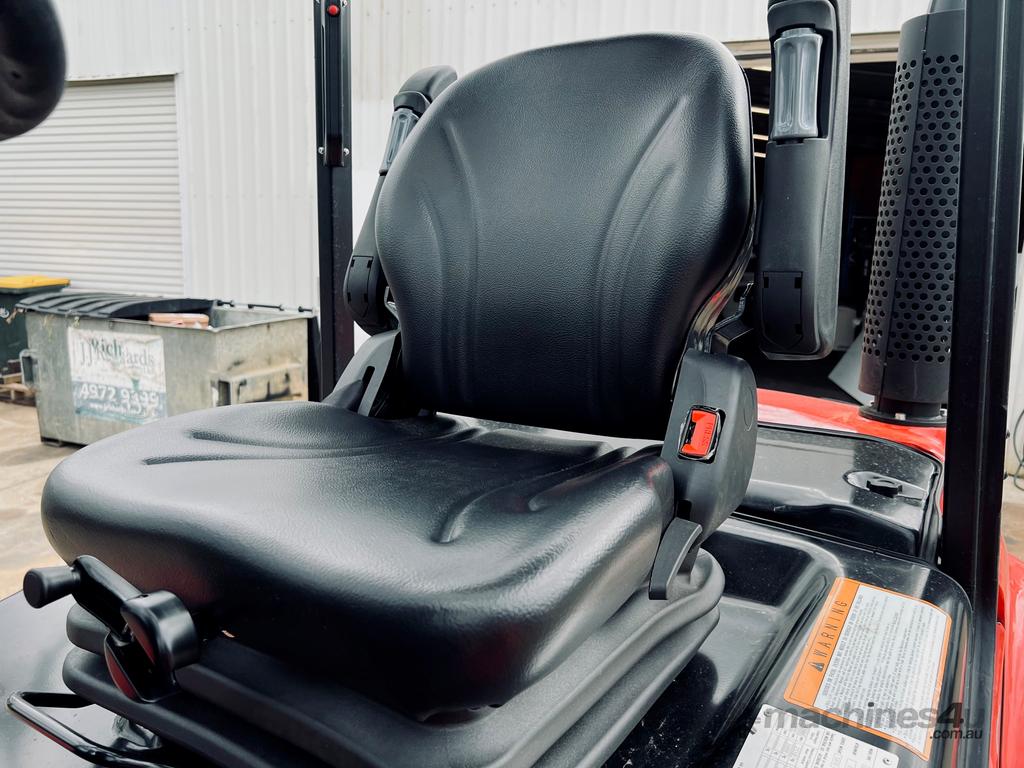Hangcha 3.5t 4WD Forklift CPCD35 - 4.3m Triplex 3 Speed Diesel Wet Brake System